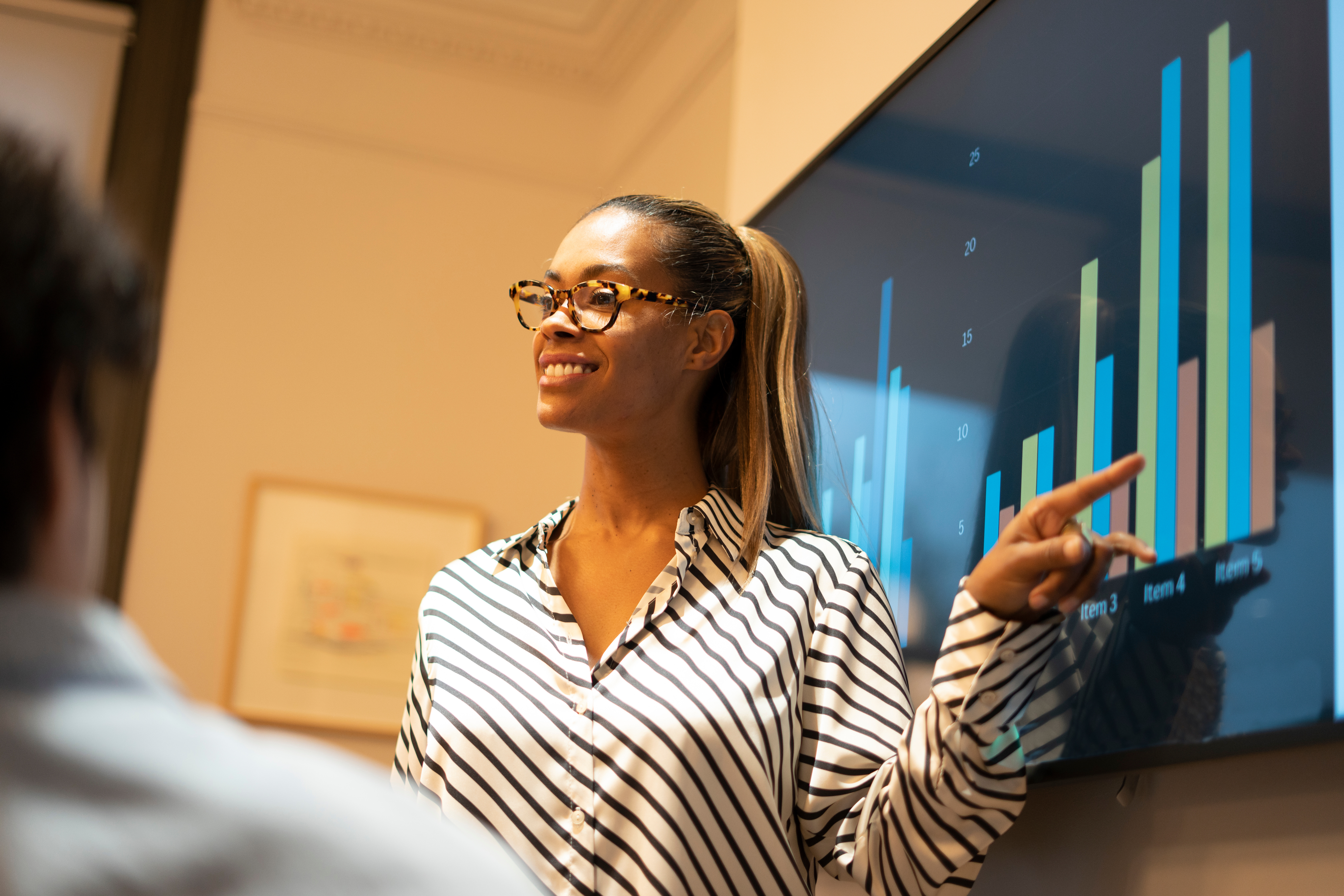 Learn how to avoid common mistakes and successfully pitch your business to investors as a Fractional CFO shares essential tips for impactful presentations.